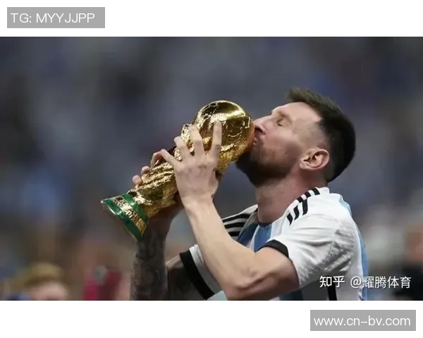 梅西社交媒体分享2026年世界杯用球宣传照引发热议