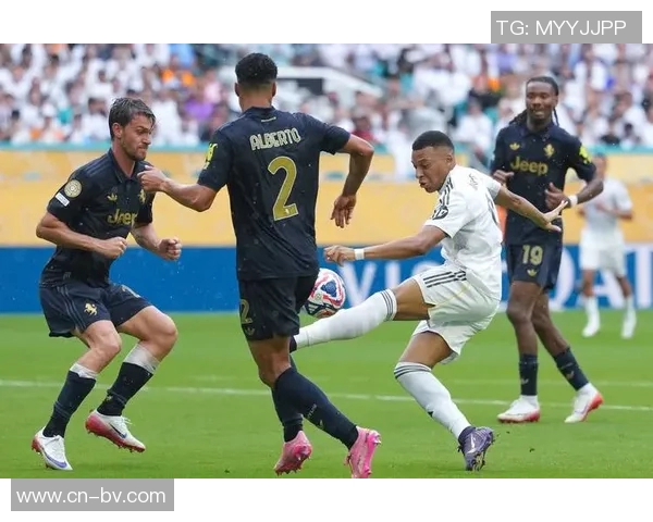 姆巴佩新赛季表现惊艳12场打入16球在阿隆索战术下获得更大自由度