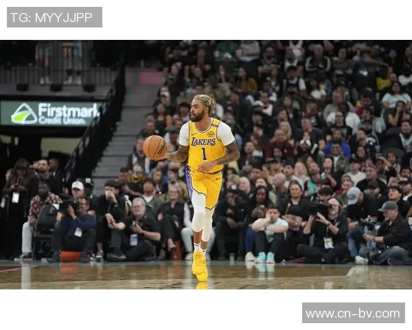 浓眉首节表现低迷外线未开仅得4分2篮板正负值惨淡12 浓眉首节表现低迷外线未开仅得4分2篮板正负值惨淡12