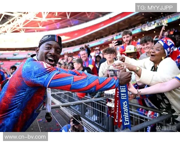 天空报道水晶宫欲续约镰田大地球员合同年已展开非正式谈判