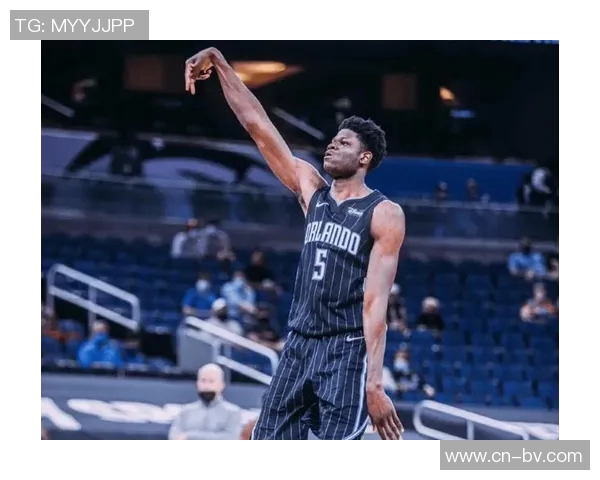 曾凡博防守贾里德巴特勒失误被罚犯规瞬间回顾 曾凡博防守贾里德巴特勒失误被罚犯规瞬间回顾