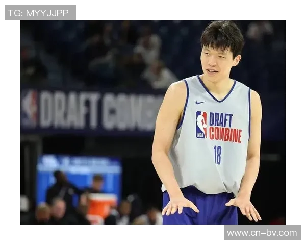 杨瀚森超远三分球惊艳全场成功登上微博热搜榜第九位