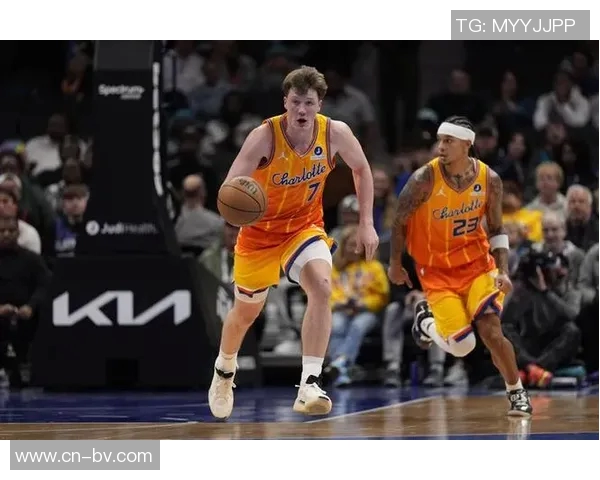 克尼佩尔表现抢眼11投6中斩获19分10篮板9助攻接近三双 克尼佩尔表现抢眼11投6中斩获19分10篮板9助攻接近三双