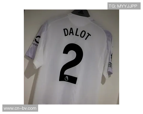 曼联客战利物浦将首次穿白色客场球衣引发球迷热议 曼联客战利物浦将首次穿白色客场球衣引发球迷热议