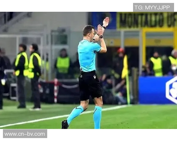 冰岛主帅回应德尚质疑称首个进球无犯规强调首回合对科纳特也未犯规